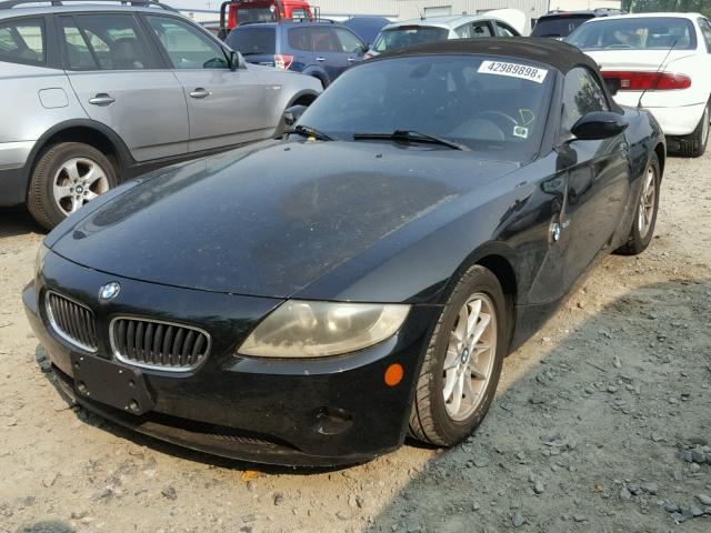 4USBT33525LS56231 - 2005 BMW Z4 2.5 BLACK photo 2