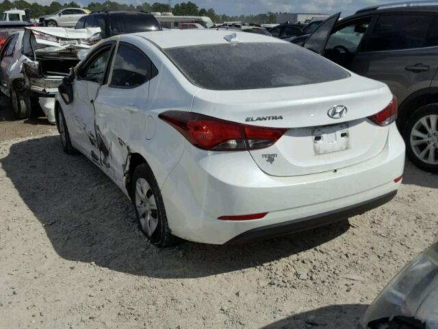 5NPDH4AE9GH766561 - 2016 HYUNDAI ELANTRA SE WHITE photo 3