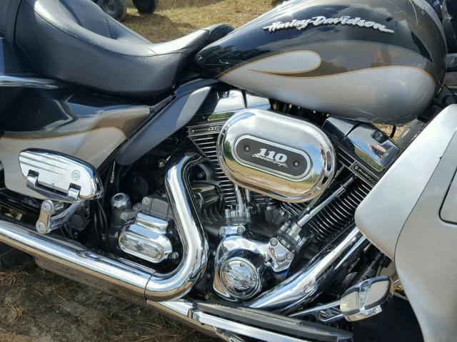 1HD1PR813DB954865 - 2013 HARLEY-DAVIDSON FLHTCUSE C SILVER photo 7