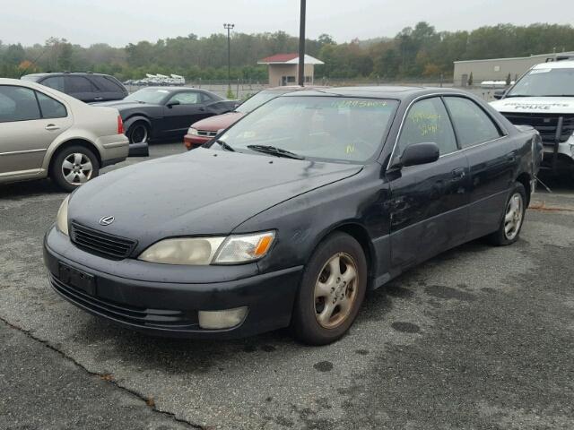 JT8BF22G8V0075788 - 1997 LEXUS ES 300 BLACK photo 2