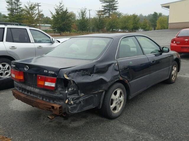 JT8BF22G8V0075788 - 1997 LEXUS ES 300 BLACK photo 4