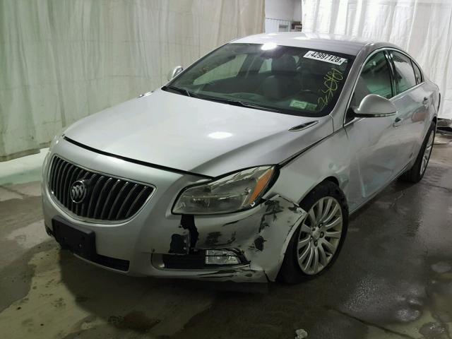 2G4GR5EK3C9112681 - 2012 BUICK REGAL BLACK photo 2