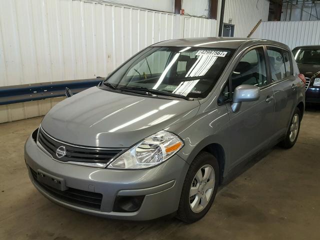 3N1BC1CP0CK275639 - 2012 NISSAN VERSA S GRAY photo 2