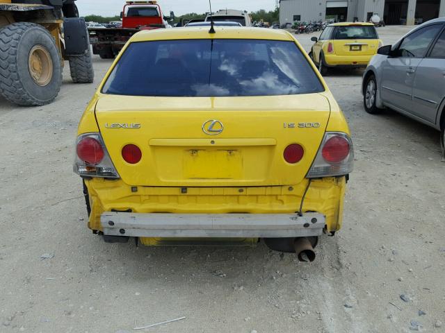 JTHBD182610002490 - 2001 LEXUS IS 300 YELLOW photo 9