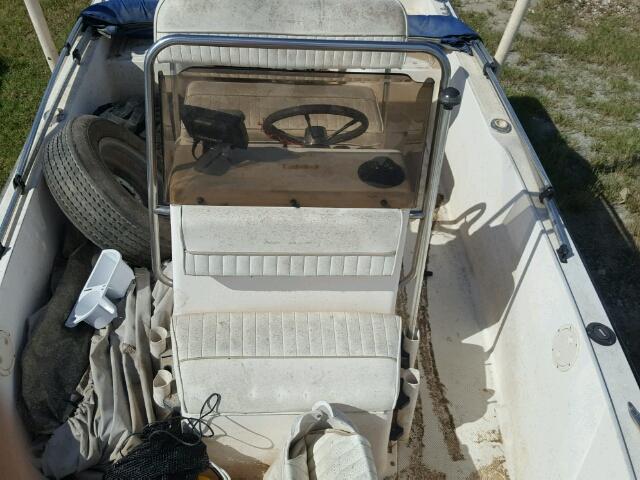 KWEBC196H102 - 2002 KEYW BOAT WHITE photo 9