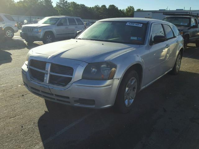 2D4FV47TX6H381379 - 2006 DODGE MAGNUM SE SILVER photo 2