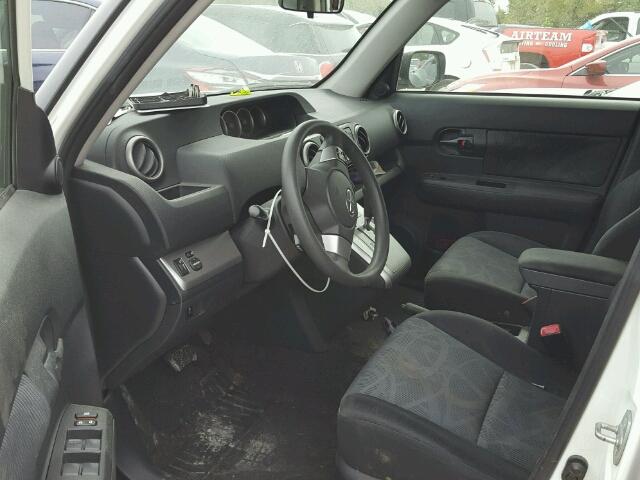 JTLZE4FE9CJ020754 - 2012 TOYOTA SCION XB WHITE photo 9