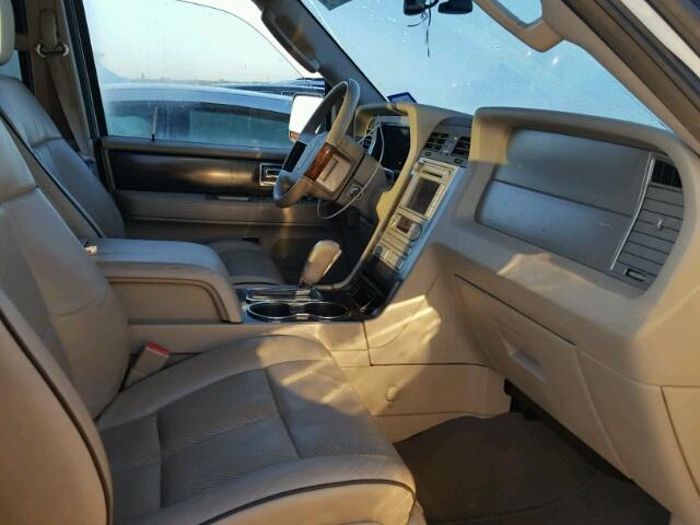 5LMFU27557LJ11463 - 2007 LINCOLN NAVIGATOR WHITE photo 5