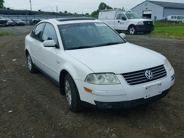 WVWPD63B52P181884 - 2002 VOLKSWAGEN PASSAT GLS WHITE photo 1