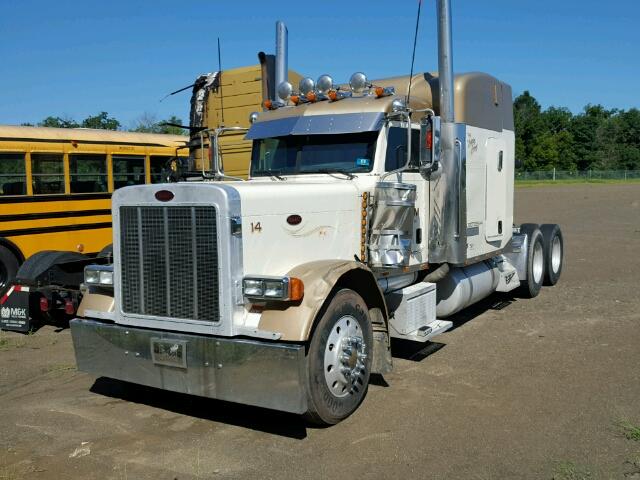 1XP5D49X95N859341 - 2005 PETERBILT 379 WHITE photo 2