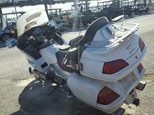 1HFSC47415A404979 - 2005 HONDA GL1800 WHITE photo 3