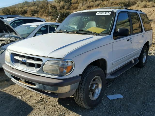 1FMDU34X1TUC02062 - 1996 FORD EXPLORER WHITE photo 2