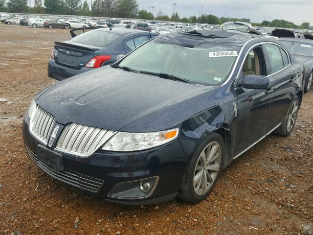 1LNHM94R69G627760 - 2009 LINCOLN MKS BLUE photo 2