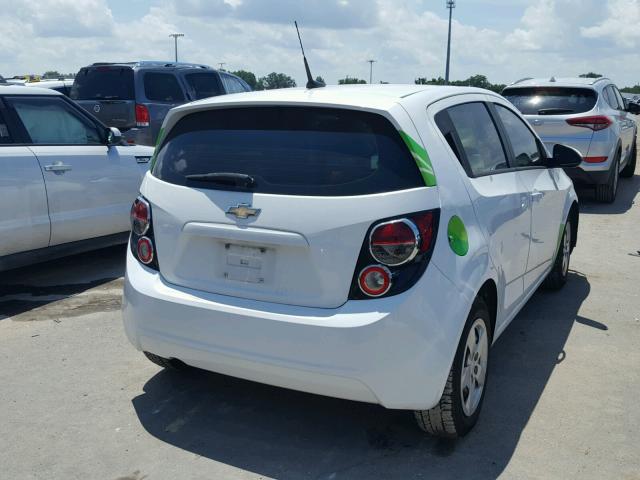 1G1JA6SH1D4242875 - 2013 CHEVROLET SONIC LS 白色 照片 4