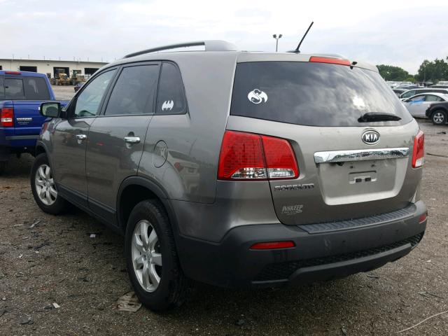 5XYKT4A13BG180229 - 2011 KIA SORENTO BA GRAY photo 3