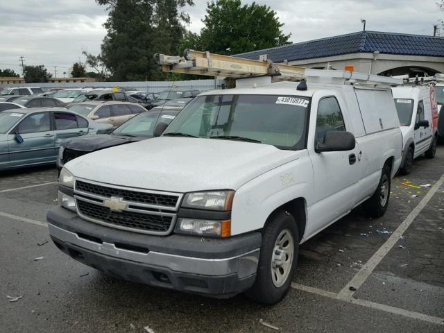 1GCEC14X77Z147545 - 2007 CHEVROLET SILVERADO WHITE photo 2