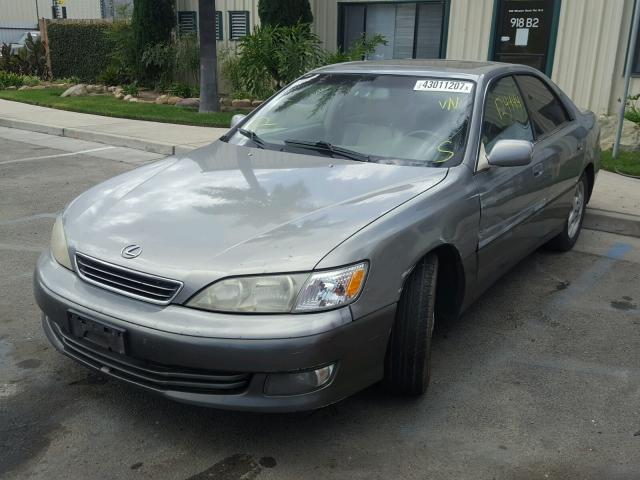 JT8BF28G3Y0269480 - 2000 LEXUS ES 300 GRAY photo 2