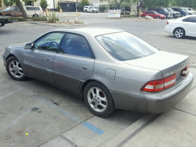 JT8BF28G3Y0269480 - 2000 LEXUS ES 300 GRAY photo 3