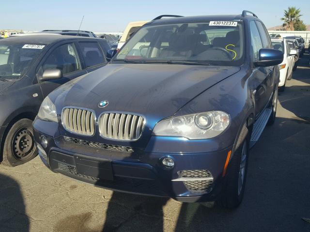 5UXZW0C56BL662064 - 2011 BMW X5 XDRIVE3 BLUE photo 2