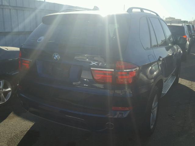 5UXZW0C56BL662064 - 2011 BMW X5 XDRIVE3 BLUE photo 4