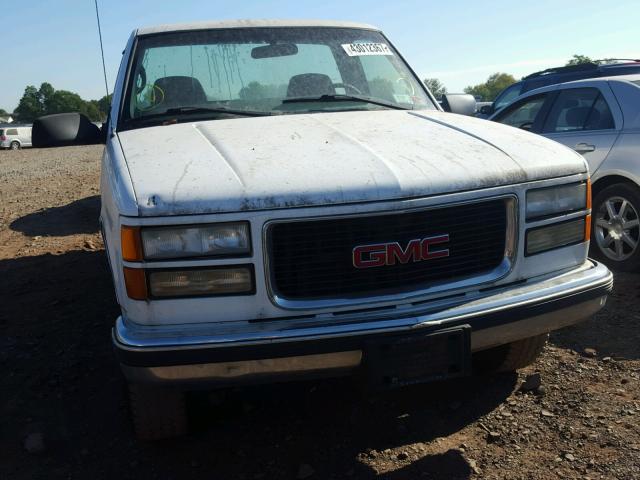 1GTGC24R1XR703784 - 1999 GMC SIERRA C25 WHITE photo 9