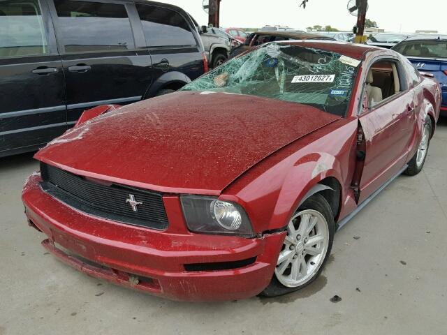 1ZVFT80N475296288 - 2007 FORD MUSTANG MAROON photo 2