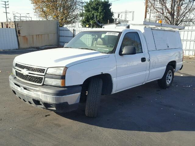 1GCEC14X87Z148557 - 2007 CHEVROLET SILVERADO WHITE photo 2