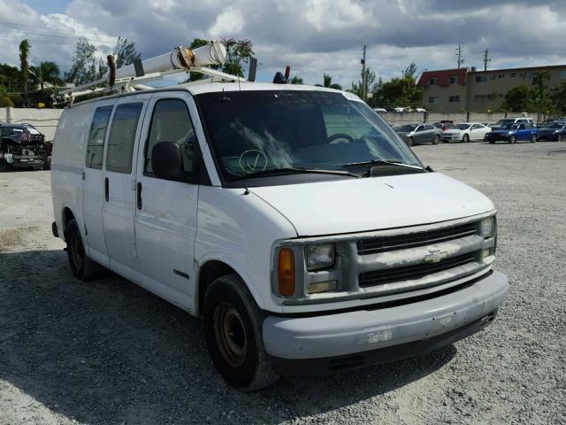 1GCEG15W8V1052711 - 1997 CHEVROLET G1500 WHITE photo 1