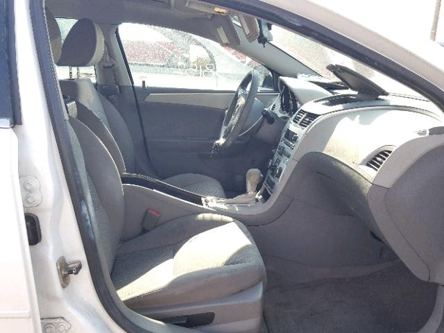 1G1ZC5EU4BF349128 - 2011 CHEVROLET MALIBU 1LT WHITE photo 5