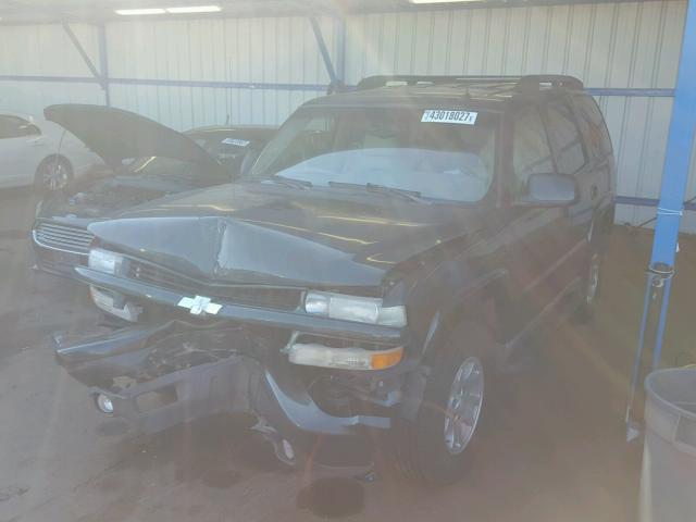 1GNEK13T32R295743 - 2002 CHEVROLET TAHOE K150 GREEN photo 2