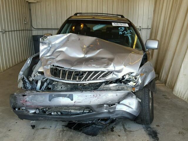 JTJGF10U120135980 - 2002 LEXUS RX SILVER photo 9