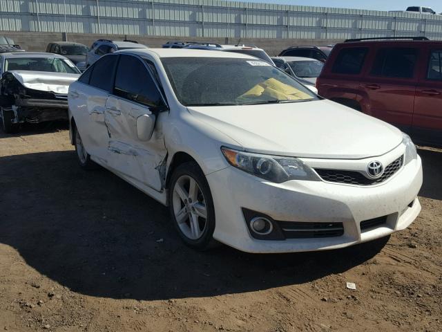 4T1BF1FK5EU869470 - 2014 TOYOTA CAMRY L WHITE photo 1