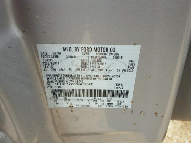 1FTRF12277NA39322 - 2007 FORD F150 SILVER photo 10