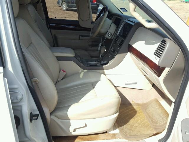 5LMEU68H24ZJ47244 - 2004 LINCOLN AVIATOR WHITE photo 5