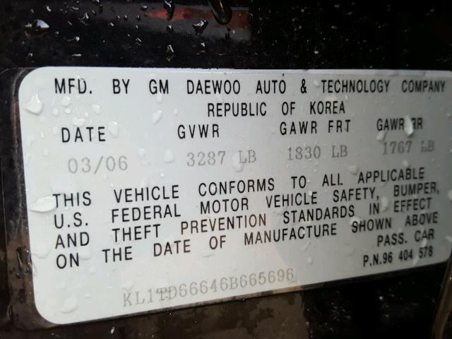 KL1TD66646B665696 - 2006 CHEVROLET AVEO BASE Czarny zdjęcie 10