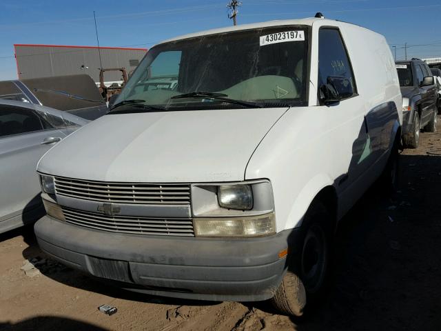 1GCDM19WXYB197097 - 2000 CHEVROLET ASTRO WHITE photo 2