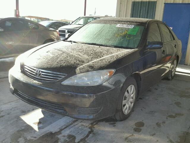 4T1BE30K05U425601 - 2005 TOYOTA CAMRY LE 黑色 照片 2