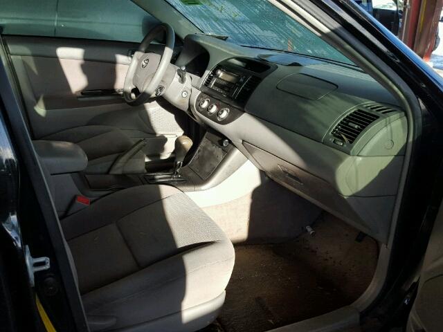 4T1BE30K05U425601 - 2005 TOYOTA CAMRY LE 黑色 照片 5