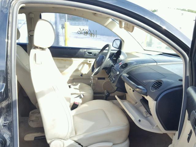 3VWPW31C77M501978 - 2007 VOLKSWAGEN NEW BEETLE შავი ფოტო 5