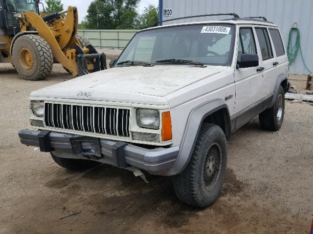 1J4FJ78S1TL177255 - 1996 JEEP CHEROKEE C WHITE photo 2