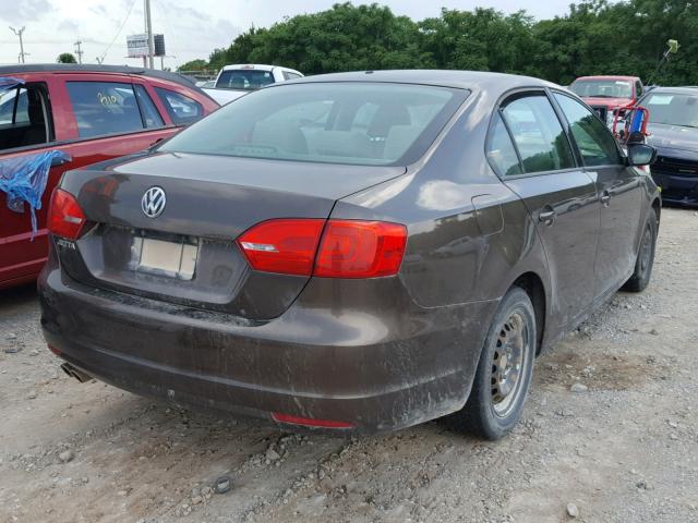 3VW2K7AJ3DM371317 - 2013 VOLKSWAGEN JETTA BASE Շագանակագույն լուսանկար 4