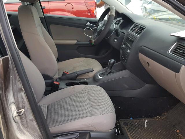 3VW2K7AJ3DM371317 - 2013 VOLKSWAGEN JETTA BASE Շագանակագույն լուսանկար 5