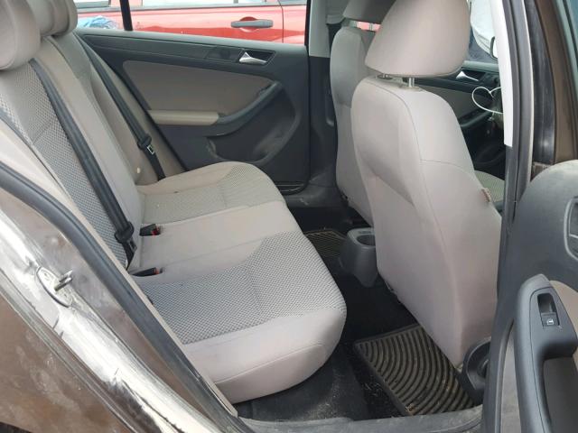 3VW2K7AJ3DM371317 - 2013 VOLKSWAGEN JETTA BASE Շագանակագույն լուսանկար 6