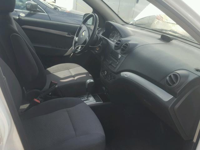 KL1TD5DE7AB106186 - 2010 CHEVROLET AVEO LS WHITE photo 5