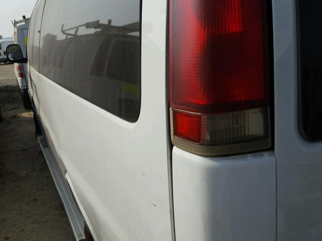 1GKHG39R711186833 - 2001 GMC SAVANA G35 WHITE photo 3