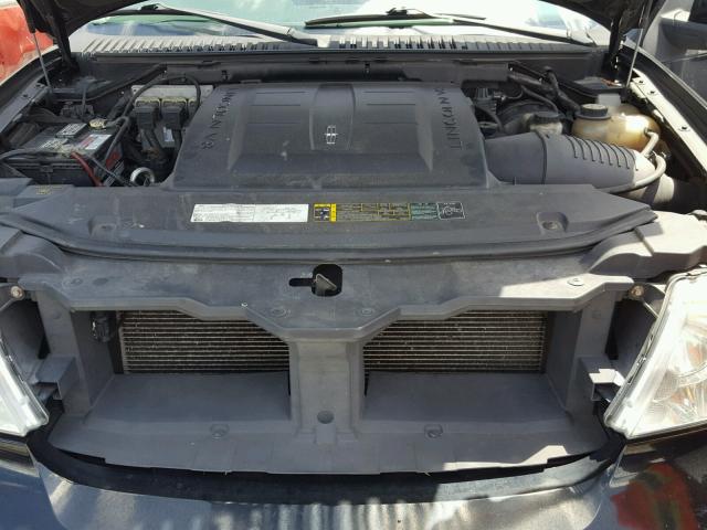 5LMFU285X5LJ00793 - 2005 LINCOLN NAVIGATOR BLACK photo 7