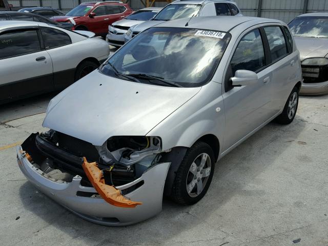 KL1TD66626B526120 - 2006 CHEVROLET AVEO BASE Արծաթագույն լուսանկար 2