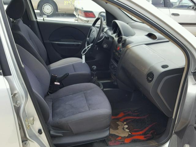 KL1TD66626B526120 - 2006 CHEVROLET AVEO BASE Արծաթագույն լուսանկար 5