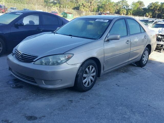 4T1BE32K65U009081 - 2005 TOYOTA CAMRY LE BEIGE photo 2