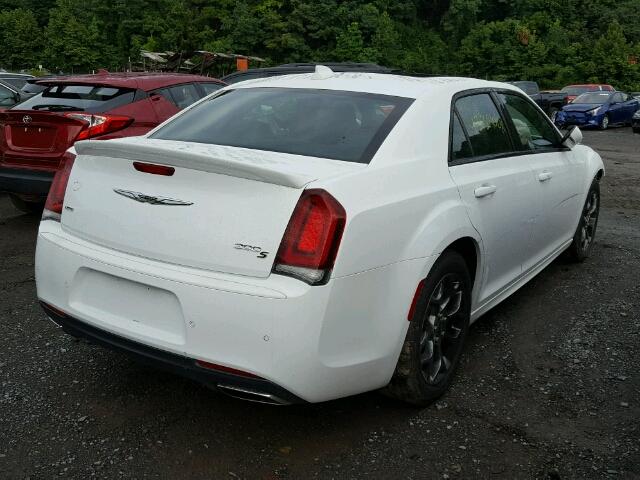 2C3CCAGG7HH603908 - 2017 CHRYSLER 300 S WHITE photo 4